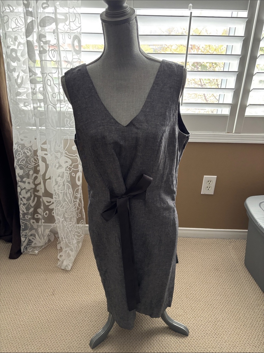 Banana Republic Charcoal Gray V-Neck Tie-Waist Midi Dress